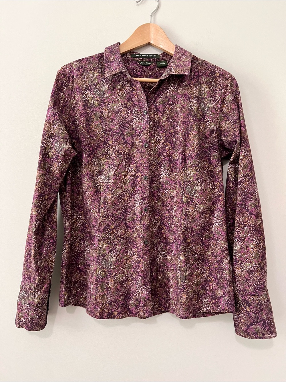 Eddie Bauer Wrinkle Resistant Purple Wineberry Button Up Shirt Size L Abstract